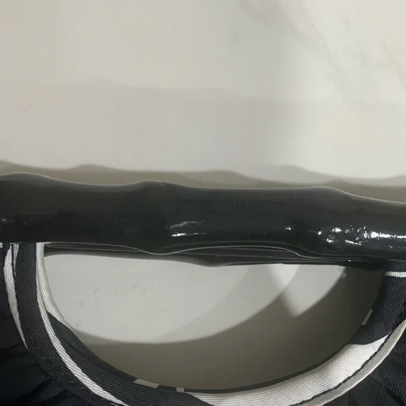 Banana Republic Black and White Purse - Picture 4 of 8